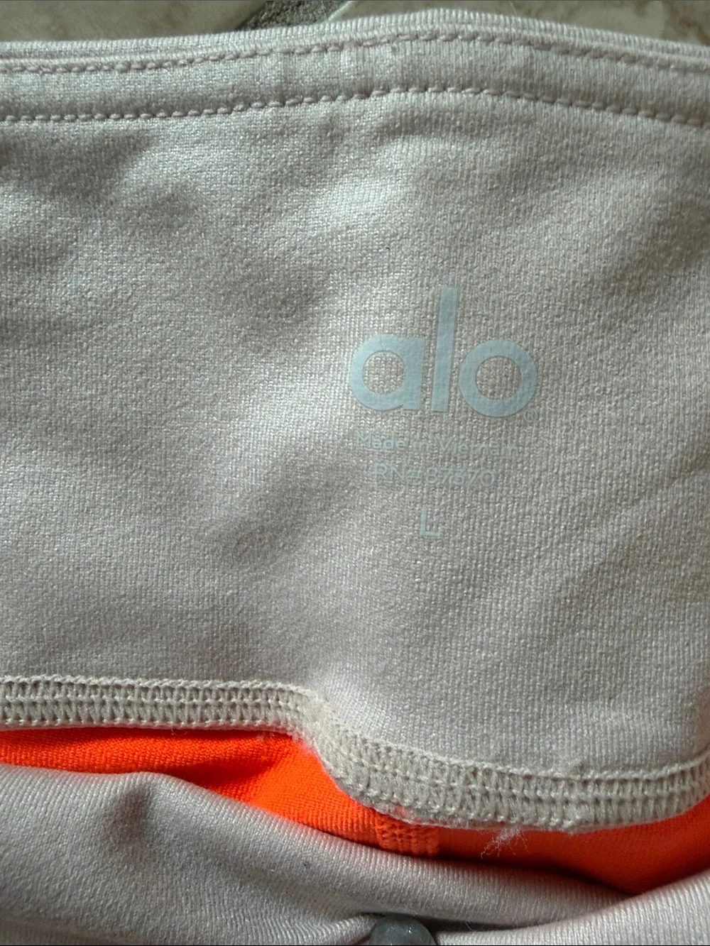 NWT Alo yoga range capri size large